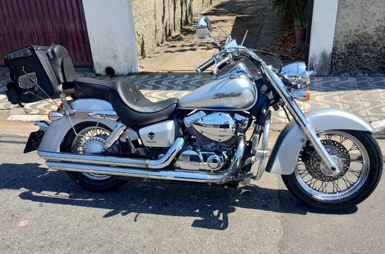 HONDA SHADOW 750 